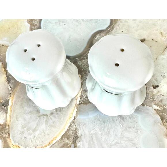 Vintage Oleg CaSalt and Pepper Shakers White, Elegant, Classic-with Stoppers - Picture 2 of 6